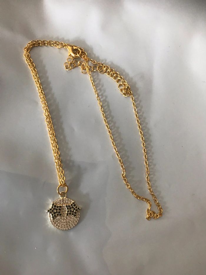 collier smiley etoile heureux