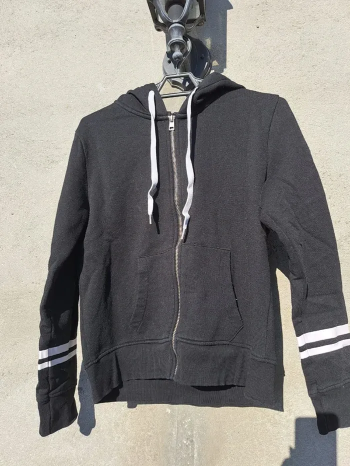 Sweat à capuche noir