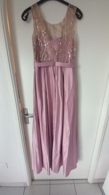 Robe  de  cérémonie