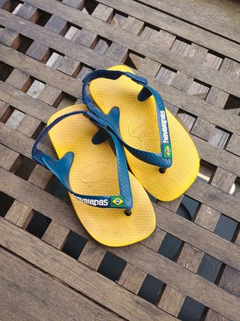 Tongs havaianas 22 jaune et bleu