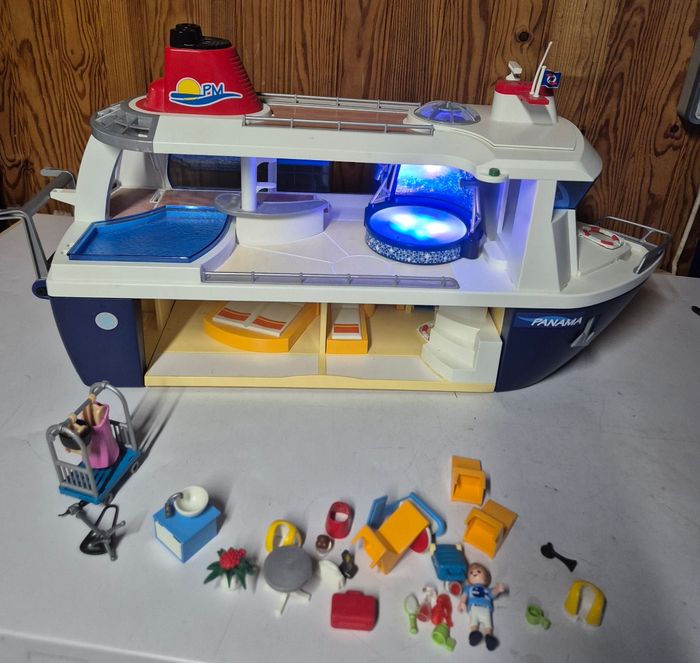 Playmobil 6978 bateau de croisière family fun + 6983 scène avec artiste - photo numéro 5