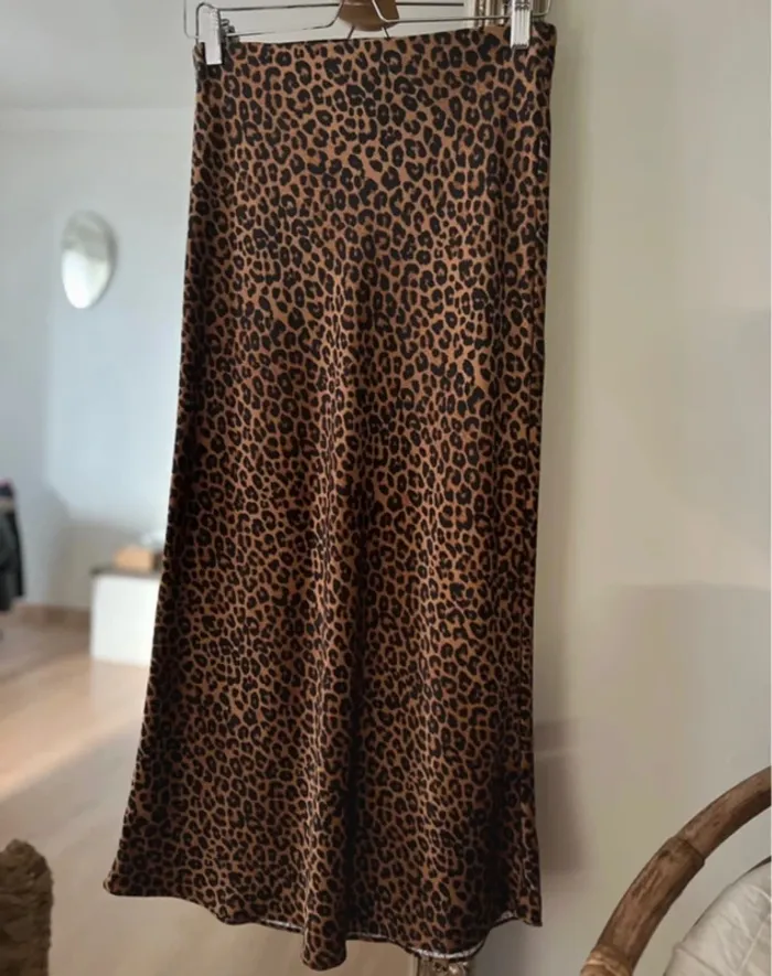 Jupe satin léopard Zara