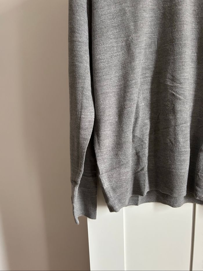 Pull gris uni Col V Homme Primark Tailles M-L - photo numéro 2