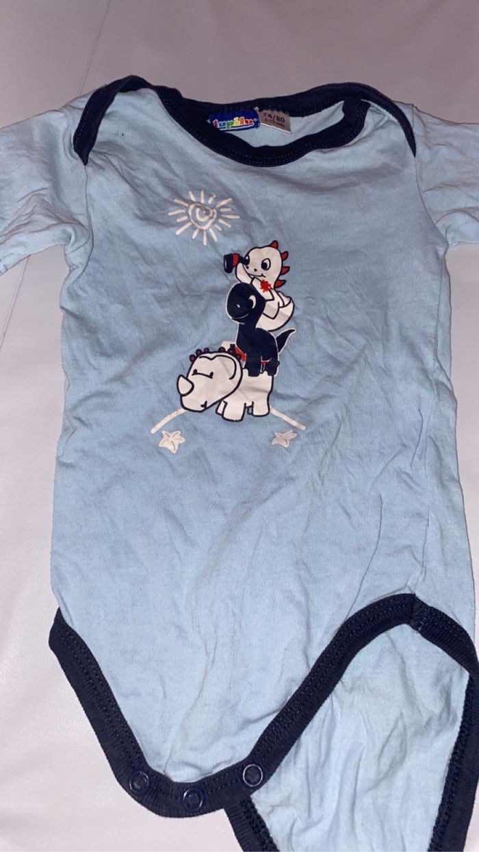 Lot de 2 body et un pull taille 6mois - photo numéro 3