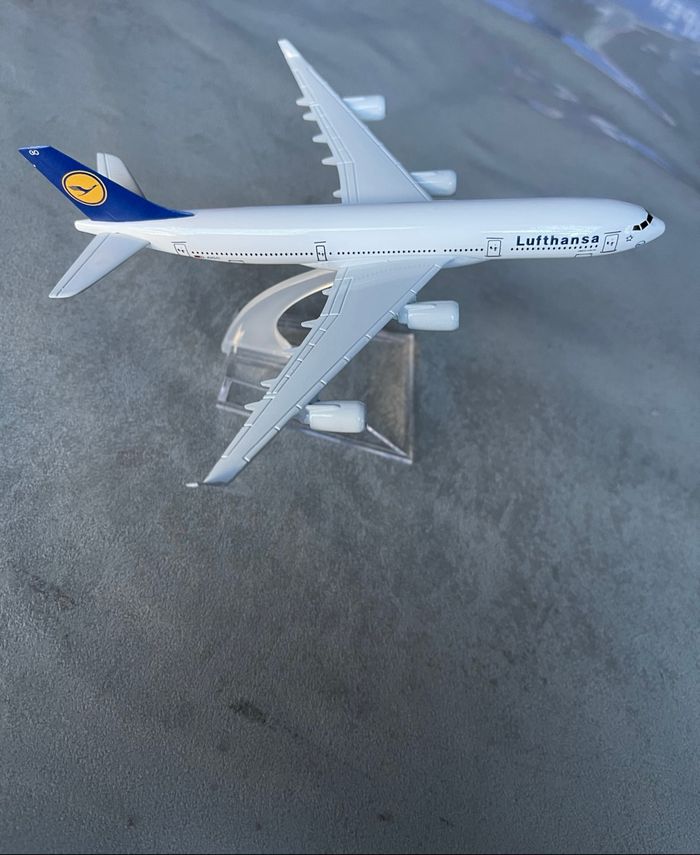 Avion Airbus A340 Lufthansa 15 Cm en métal moulé sous Pression avec Support - photo numéro 2