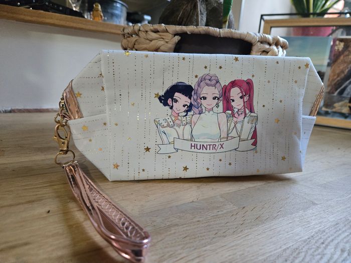 Trousse maquillage / toilette ou crayon demon hunters kpop huntrix