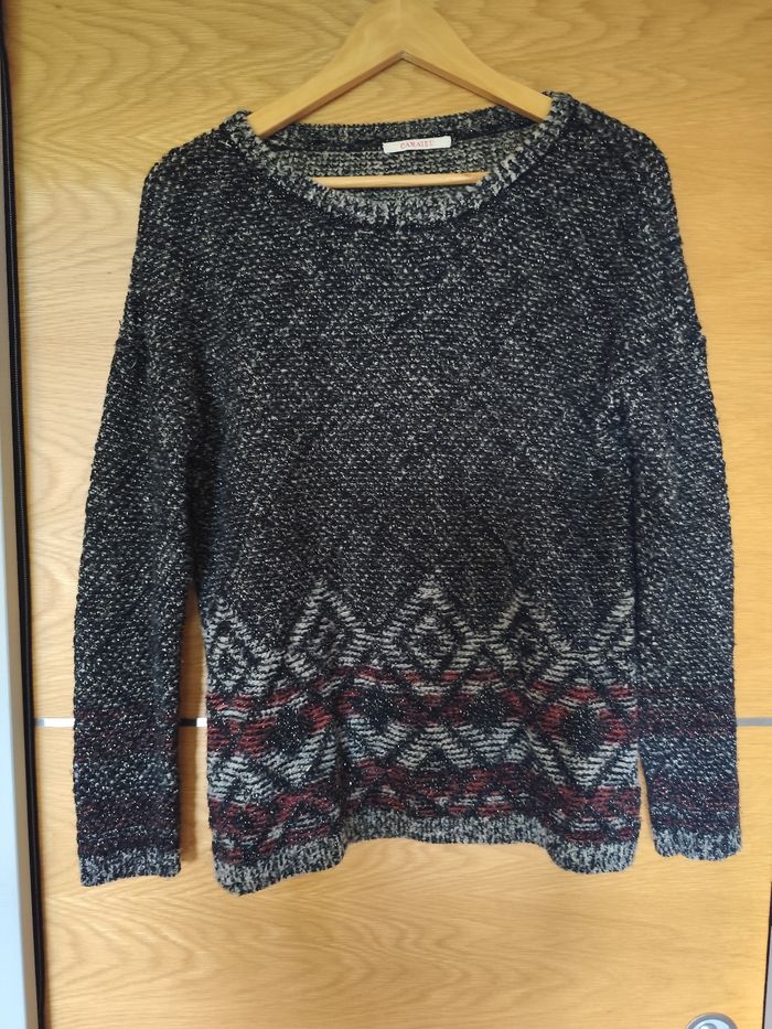 Pull détail fil doré