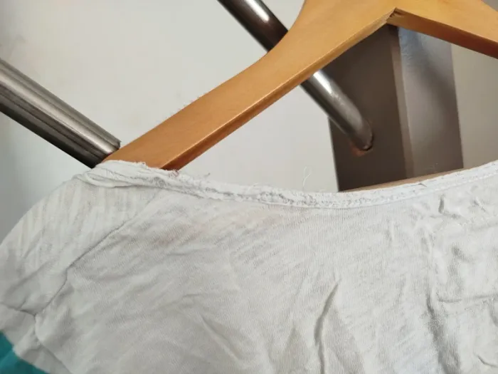 Tee-shirt rayé vert - photo numéro 7