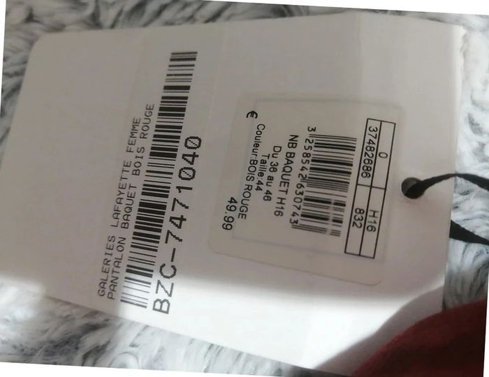 pantalon et legging Galeries Lafayette rouge taille 44 - photo numéro 4