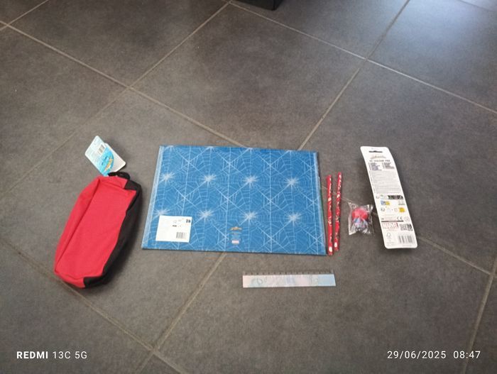 Fournitures scolaire Spiderman - photo numéro 3