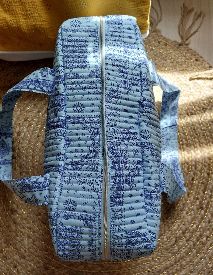 Sac week-end, à langer imprimé bandana bleu La p'tite cachottière - photo numéro 7