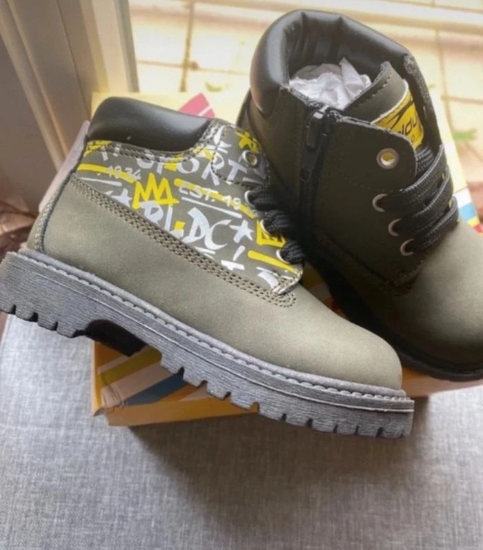 Chaussures montantes  bottillons balducci taille 24, neuf