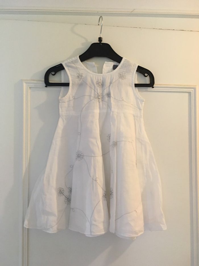 Robe blanche 2 ans