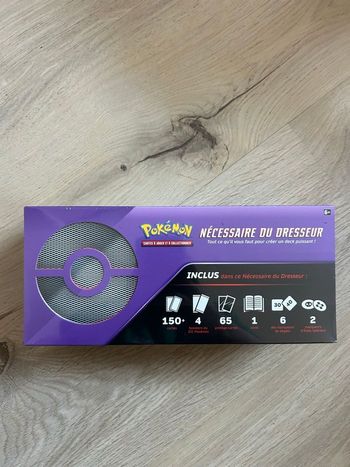 Nécessaire du dresseur Pokémon 2022 scellé