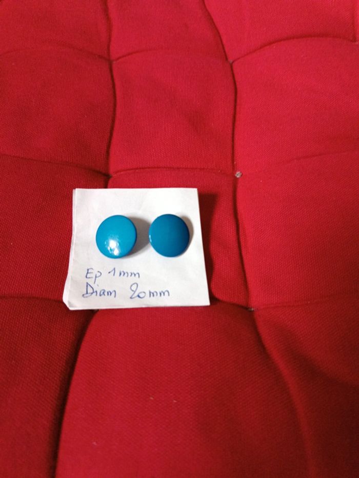 Lot 2 boutons bleus