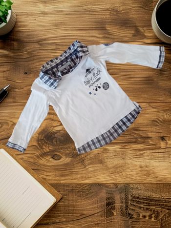 Le T-shirt Baby Rock (L'illusion parfaite !) garçons taille 2 ans