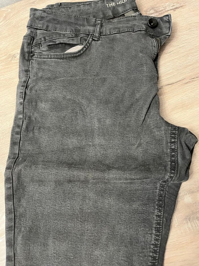 Jean taille 46 - photo numéro 3
