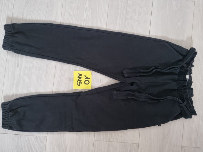 Pantalon okaidi 10 ans très bon état