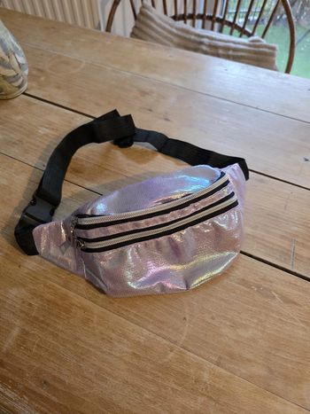 💖 Banane irisée rose holographique – Tendance, pratique et ultra stylée ! 💖