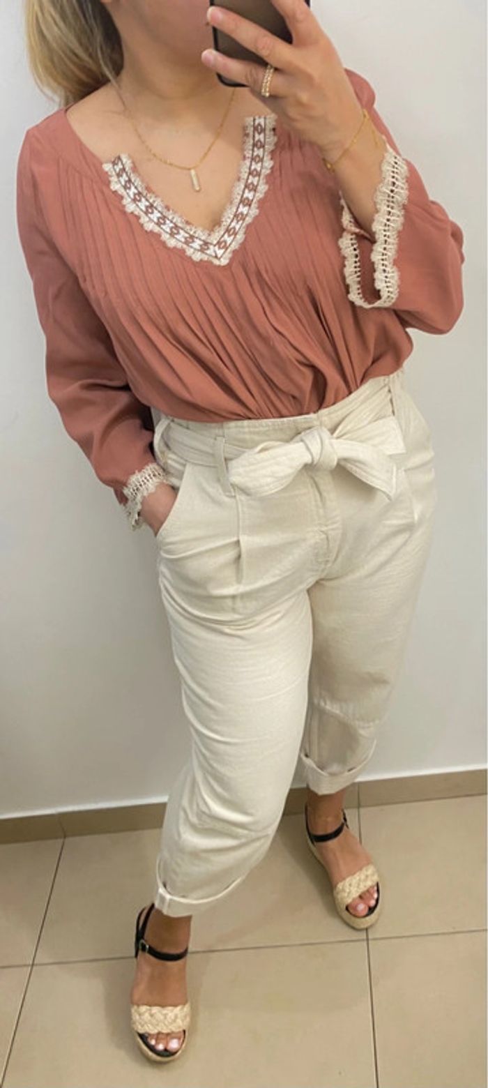 Blouse Fluide Col V Avec Broderie Taille M - photo numéro 4