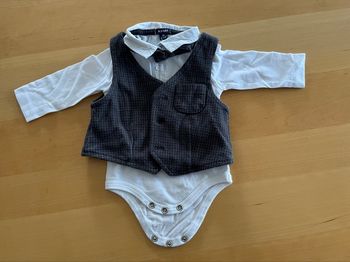 Body avec gilet de costume 3 mois
