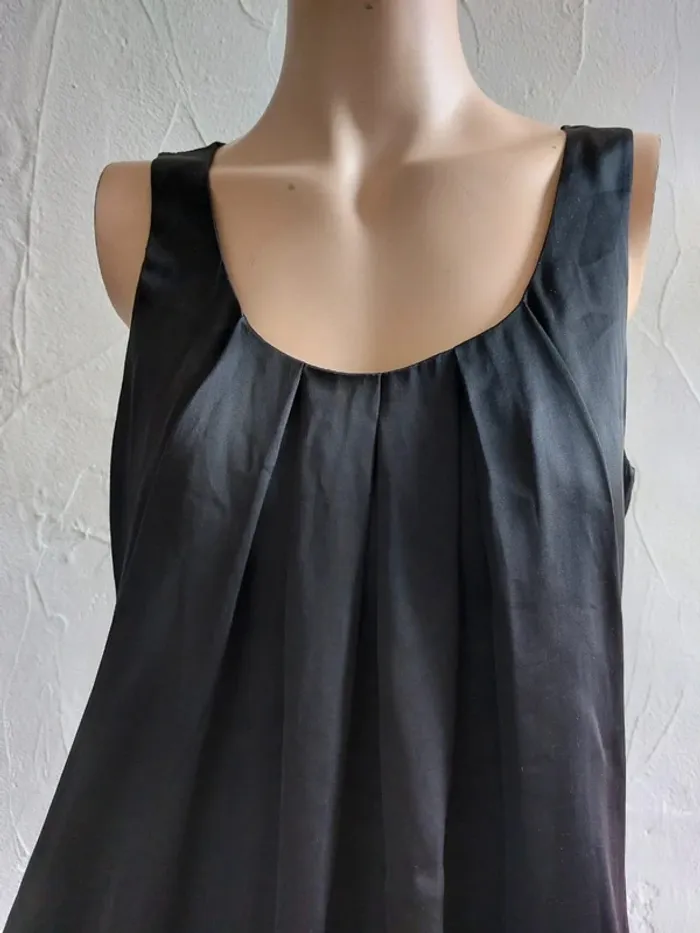 Robe noire élégante intemporelle Taille 34 - photo numéro 2
