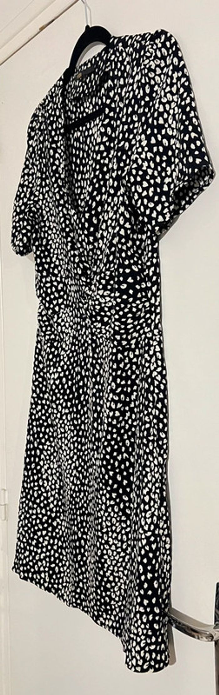 Robe Maje avec des petits cœurs Col V Taille 40 - photo numéro 10