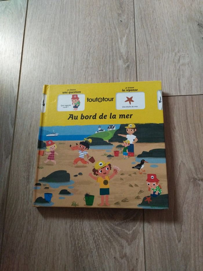 Livre au bord de la mer