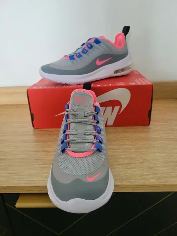 Nike Air Max Axis GS T36,5 100% Authentique - photo numéro 2