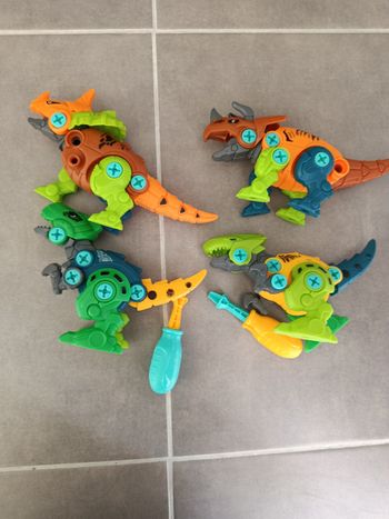 Dinosaure de construction