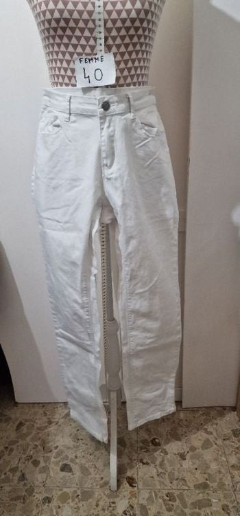 Jean, blanc, en très très bon état, en coton & elasthanne, longueur 100cm