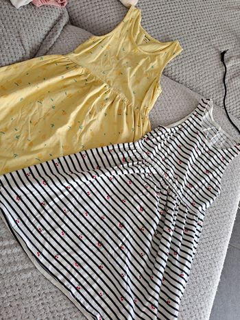 Lot de 2 robes en 8 ans très bon état 