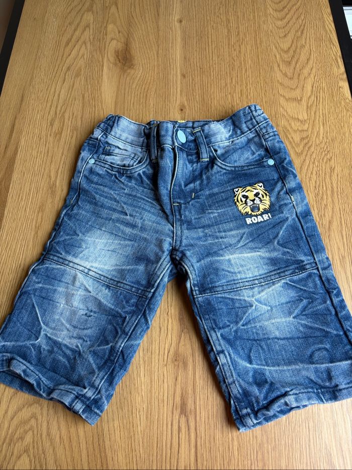 Short garçon taille 116 - photo numéro 1