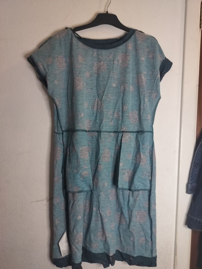 Robe vert avec des motifs florales - photo numéro 4