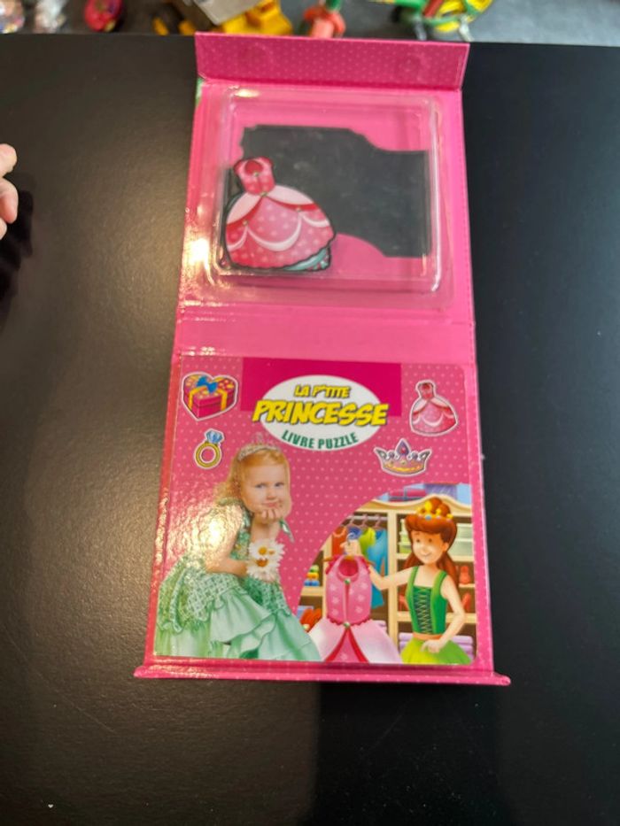 Livre puzzle princesse - photo numéro 3