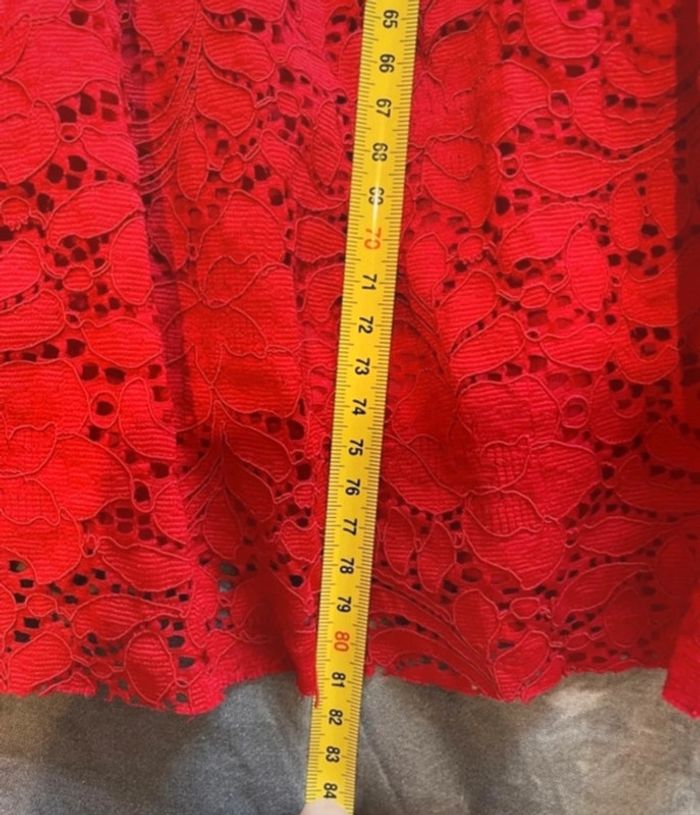 Robe rouge dentelle M, manches 3/4 Zara Basic - photo numéro 8