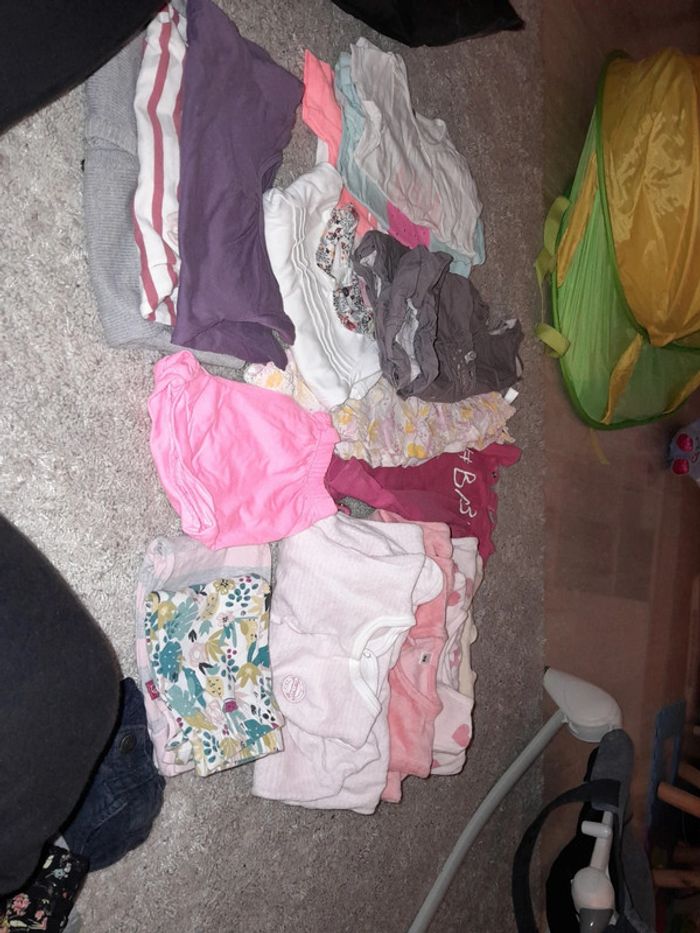 Lot de 19 pièces 18 mois