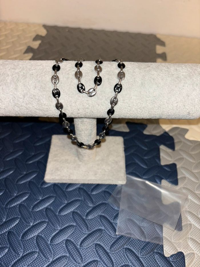Chaîne, collier graines de café noir et grises