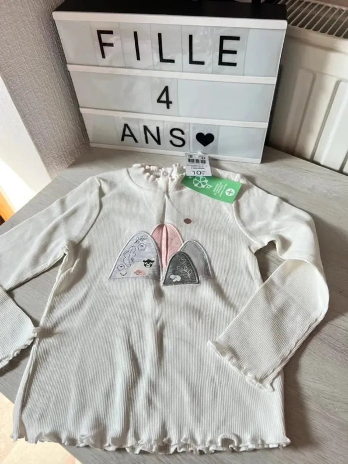 Petit pull fin manches longues avec petit col Obaïbi 4 ans neuf