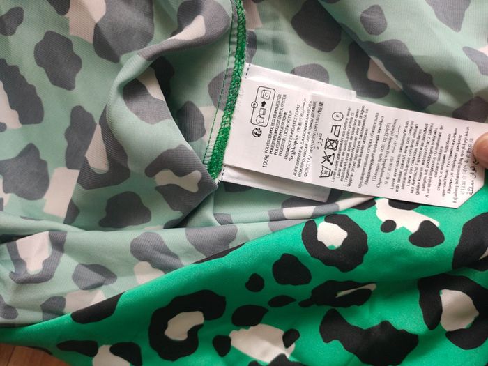 Jupe satinée léopard vert kiabi taille 44 neuf - photo numéro 4