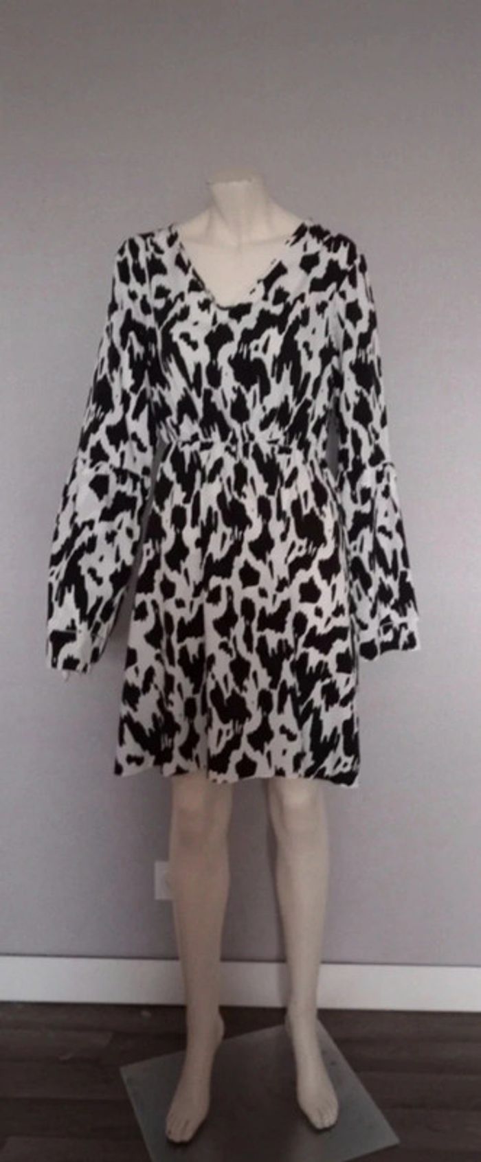 Belle robe demi saison XL - photo numéro 2