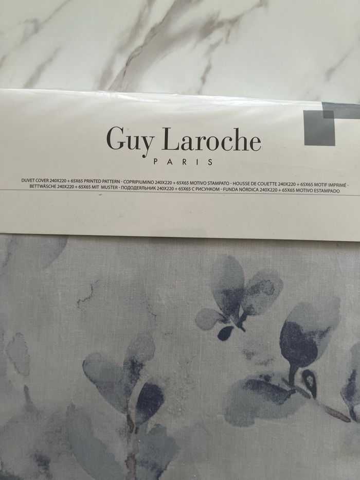 Housse de couette Guy Laroche 240x220 et deux taies d’oreillers 65x65 cm neuf avec étiquette - photo numéro 8