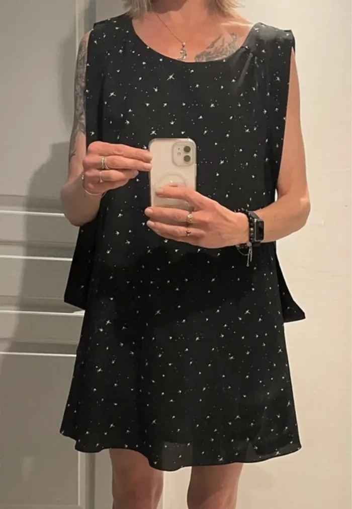 Robe noire imprimé étoiles Version Originale – Taille M