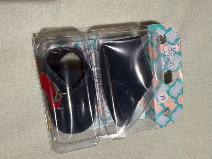 Chaussures souples  bébé  taille 19 - photo numéro 2