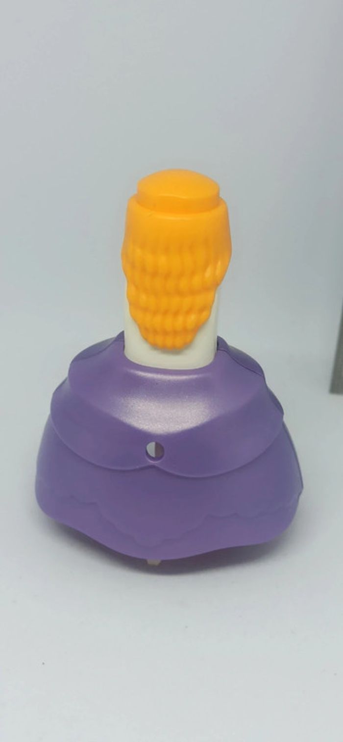 Mannequin portant à vêtement avec jupe violette playmobil - photo numéro 2