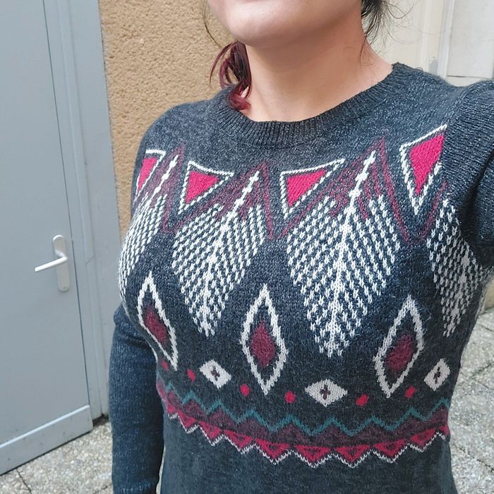 Magnifique pull hollister taille S - photo numéro 4