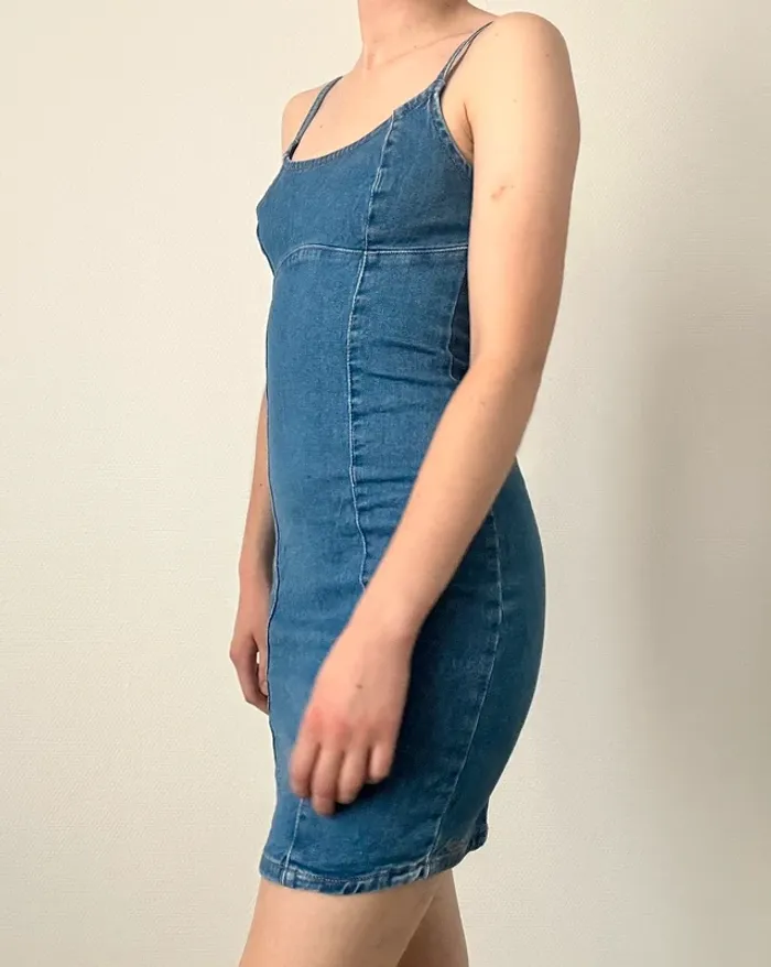 Robe en jean cintrée - photo numéro 2