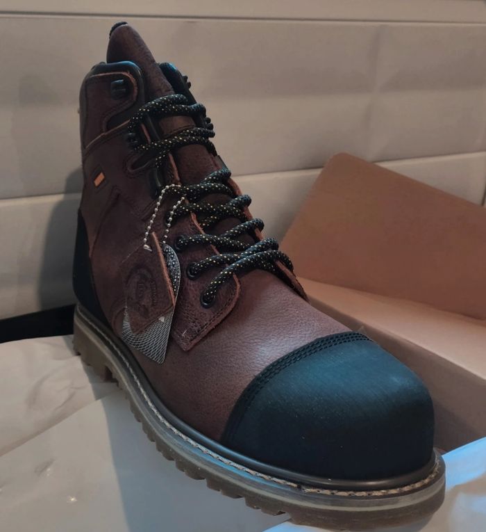 Bottes de sécurité neuves