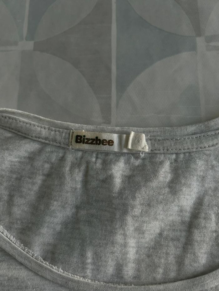 T shirt gris 38 / M - Bizzbee - Très bon état - photo numéro 3