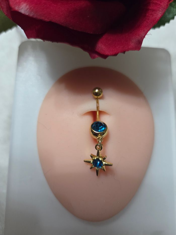 Piercing nombril zirconium bleue et étoile - photo numéro 2